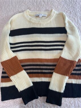 HYFVE Cream & Black Ribbed Crewneck Sweater